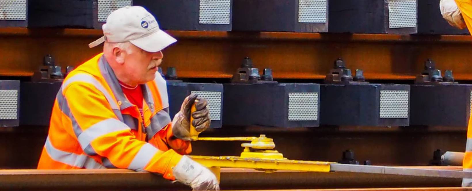 Choosing the Right Work Gloves for Safety