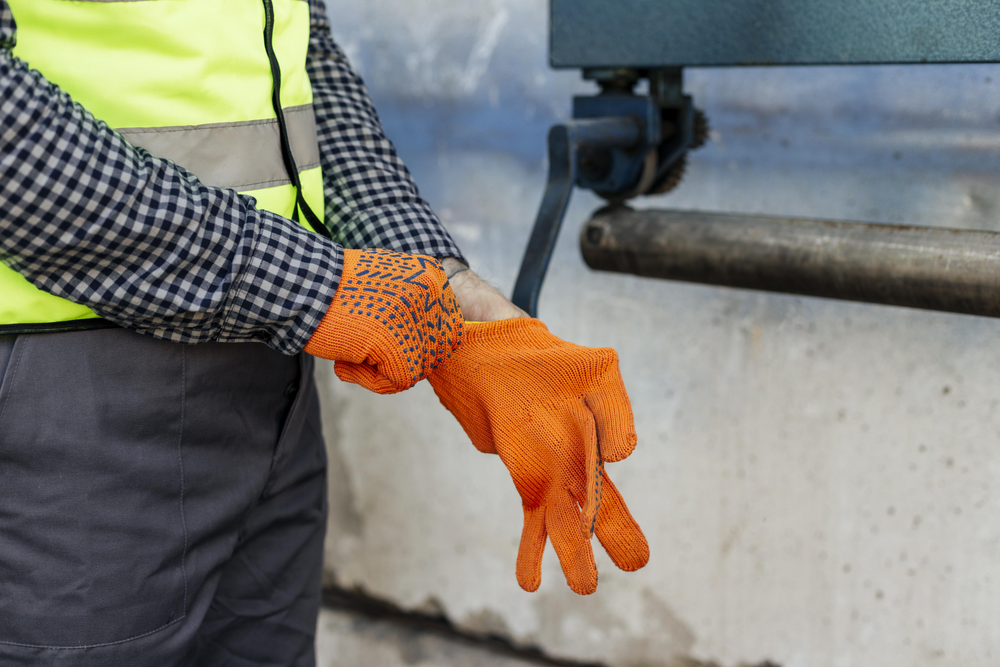 7 Questions to Ask Before Buying New Hand Protection for Your Team